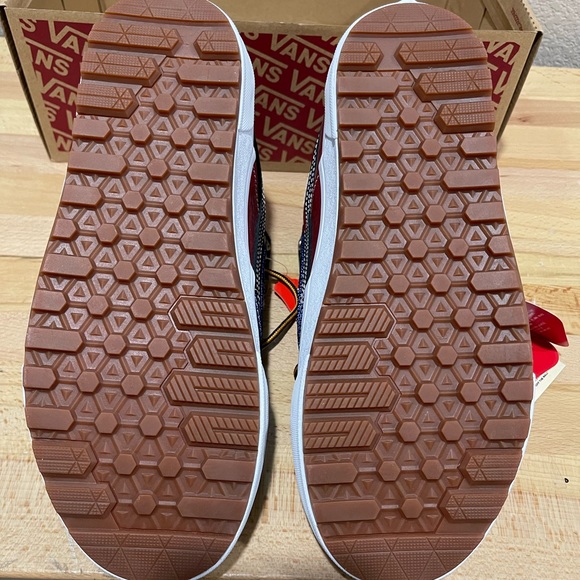 Size 9.5 - Vans Sk8-Hi Mte 2.0 DX Multicolor Insulated Winter Boot Snow - Picture 3 of 7